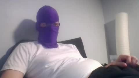 Snapshot of bennybueno chatting on 04/12/26, 03:11 bennybueno online show from 04/12/26, 03:11