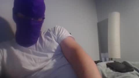 Snapshot of bennybueno chatting on 05/24/26, 03:44 bennybueno online show from 05/24/26, 03:44