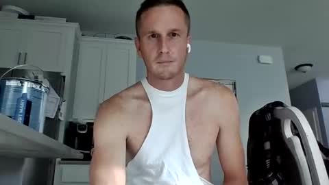 Snapshot of bennyc04041987 chatting on 10/29/25, 03:25 BennyC online show from 10/29/25, 03:25