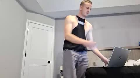 Snapshot of bennyc04041987 chatting on 12/01/25, 07:52 BennyC online show from 12/01/25, 07:52