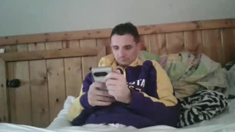 Snapshot of bennymn chatting on 02/15/25, 07:06 benny and innocentvixon online show from 02/15/25, 07:06