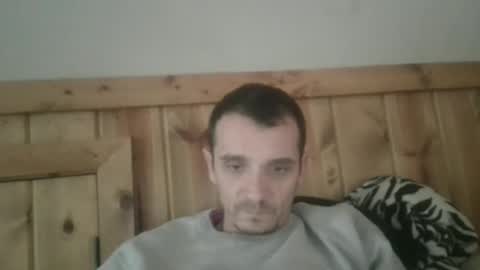 Snapshot of bennymn chatting on 12/13/25, 08:04 benny and innocentvixon online show from 12/13/25, 08:04