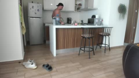 Snapshot of benthebodybuilder chatting on 12/13/24, 08:37 Ben Braxton online show from 12/13/24, 08:37