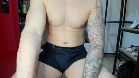 Snapshot of benthebodybuilder chatting on 09/21/25, 06:42 Ben Braxton online show from 09/21/25, 06:42