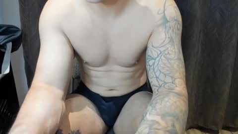 Snapshot of benthebodybuilder chatting on 10/28/25, 06:10 Ben Braxton online show from 10/28/25, 06:10