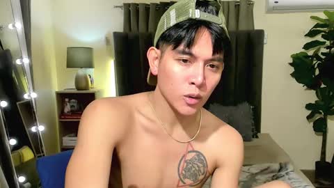 Snapshot of bentlyfuck chatting on 11/28/25, 09:06 bentlyfuck online show from 11/28/25, 09:06