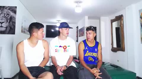 benz boys online show from 09/12/25, 12:27