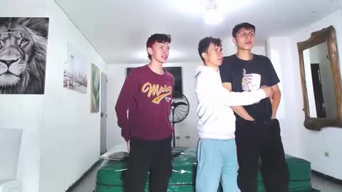 benz boys online show from 10/08/25, 12:03