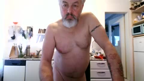 Snapshot of berg_boy chatting on 01/16/26, 07:12 Martin online show from 01/16/26, 07:12