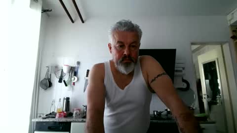 Snapshot of berg_boy chatting on 02/07/26, 11:36 Martin online show from 02/07/26, 11:36