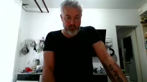 Snapshot of berg_boy chatting on 02/11/26, 09:03 Martin online show from 02/11/26, 09:03
