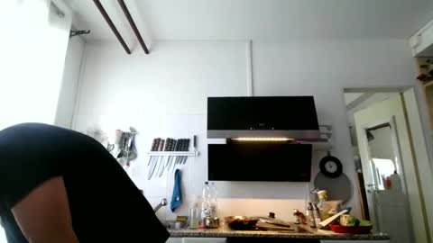 Snapshot of berg_boy chatting on 02/19/26, 12:56 Martin online show from 02/19/26, 12:56