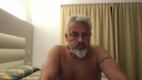Snapshot of berg_boy chatting on 04/16/26, 09:04 Martin online show from 04/16/26, 09:04