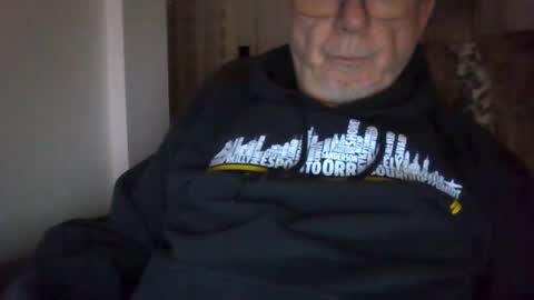 Snapshot of bernard1102 chatting on 01/07/25, 02:31 bernard1102 online show from 01/07/25, 02:31