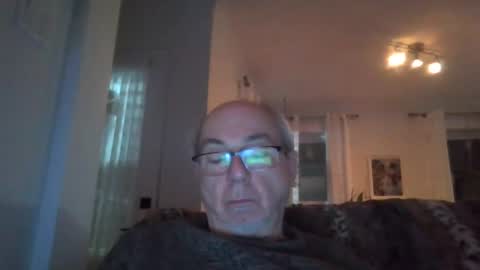 Snapshot of bernard1102 chatting on 01/08/25, 11:10 bernard1102 online show from 01/08/25, 11:10