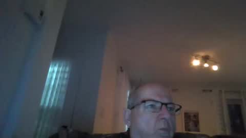 Snapshot of bernard1102 chatting on 01/17/25, 11:38 bernard1102 online show from 01/17/25, 11:38