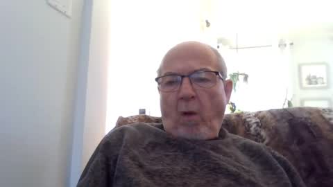 Snapshot of bernard1102 chatting on 01/25/25, 03:20 bernard1102 online show from 01/25/25, 03:20