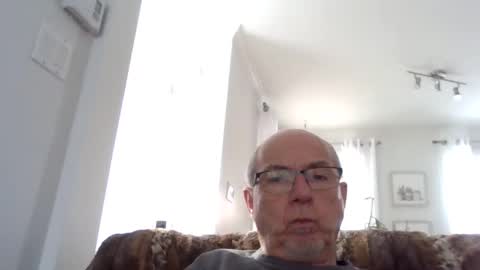 Snapshot of bernard1102 chatting on 02/04/25, 05:12 bernard1102 online show from 02/04/25, 05:12