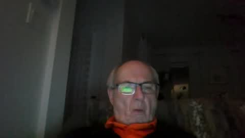 Snapshot of bernard1102 chatting on 03/05/25, 03:40 bernard1102 online show from 03/05/25, 03:40