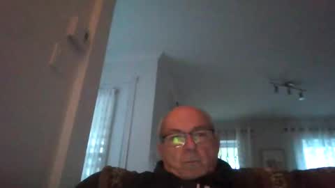 Snapshot of bernard1102 chatting on 10/11/25, 11:20 bernard1102 online show from 10/11/25, 11:20