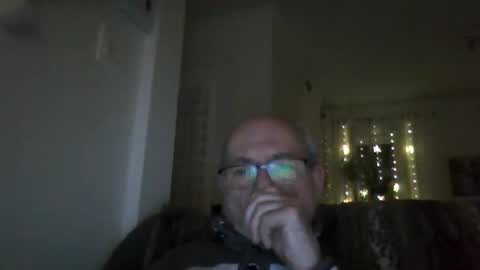 Snapshot of bernard1102 chatting on 12/03/25, 12:18 bernard1102 online show from 12/03/25, 12:18