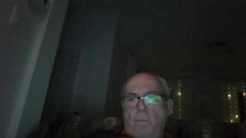 Snapshot of bernard1102 chatting on 01/12/26, 11:43 bernard1102 online show from 01/12/26, 11:43