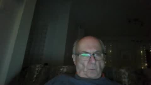 Snapshot of bernard1102 chatting on 01/16/26, 01:09 bernard1102 online show from 01/16/26, 01:09