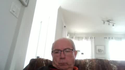 Snapshot of bernard1102 chatting on 01/17/26, 02:11 bernard1102 online show from 01/17/26, 02:11