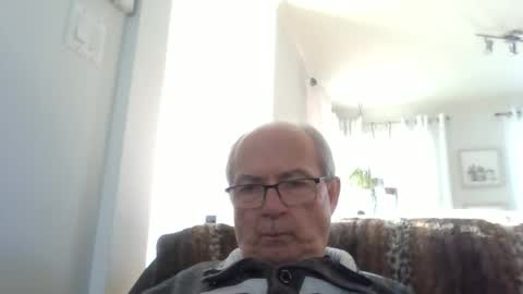 Snapshot of bernard1102 chatting on 02/01/26, 04:05 bernard1102 online show from 02/01/26, 04:05