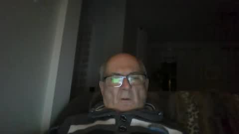 Snapshot of bernard1102 chatting on 03/06/26, 01:02 bernard1102 online show from 03/06/26, 01:02