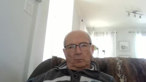 Snapshot of bernard1102 chatting on 04/07/26, 02:39 bernard1102 online show from 04/07/26, 02:39