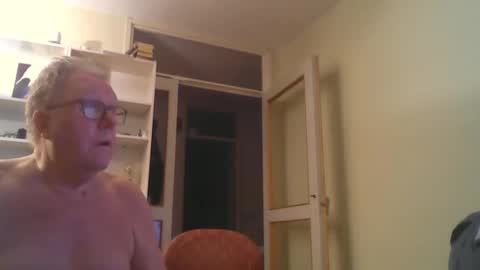 Snapshot of berra3232 chatting on 01/06/25, 03:29 berra online show from 01/06/25, 03:29