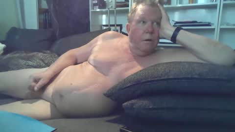 Snapshot of berra3232 chatting on 01/25/25, 08:31 berra online show from 01/25/25, 08:31