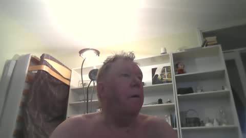 Snapshot of berra3232 chatting on 02/28/25, 02:53 berra online show from 02/28/25, 02:53