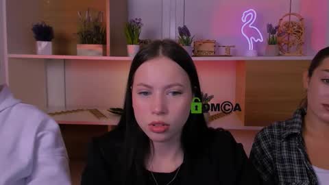 berry vibe online show from 11/04/25, 12:48