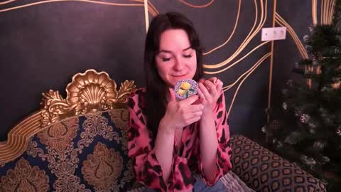 Snapshot of berrydiva chatting on 01/17/26, 07:02 Violette online show from 01/17/26, 07:02