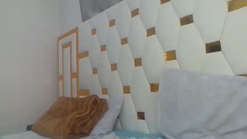 Snapshot of berryl8 chatting on 10/17/25, 08:00 berryl online show from 10/17/25, 08:00