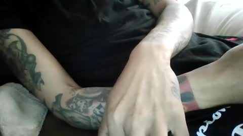 Snapshot of bertdollaz757 chatting on 02/19/25, 05:27 ToxicPipe757 online show from 02/19/25, 05:27