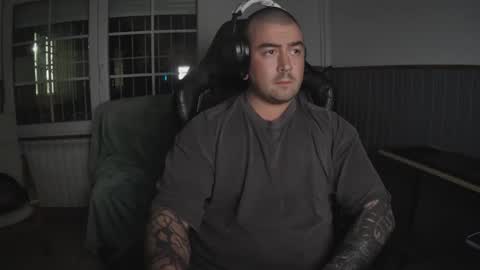 Snapshot of berto3389 chatting on 12/18/25, 07:09 berto3389 online show from 12/18/25, 07:09