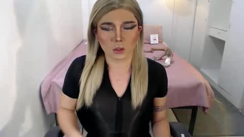 bestgirljulia online show from 09/20/25, 08:26