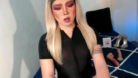 Snapshot of bestgirljulia chatting on 11/05/25, 12:10 bestgirljulia online show from 11/05/25, 12:10