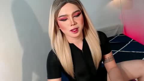 Snapshot of bestgirljulia chatting on 11/20/25, 01:00 bestgirljulia online show from 11/20/25, 01:00