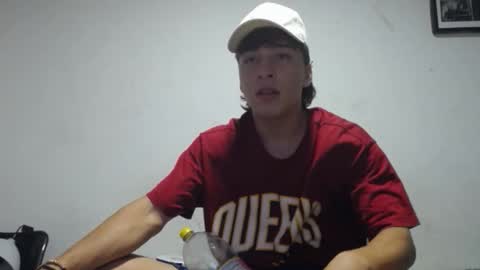 Snapshot of bestonmonda chatting on 12/14/25, 07:58 bestonmonda online show from 12/14/25, 07:58