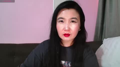 Snapshot of bet_lu chatting on 10/18/25, 07:53 Bet Lu online show from 10/18/25, 07:53