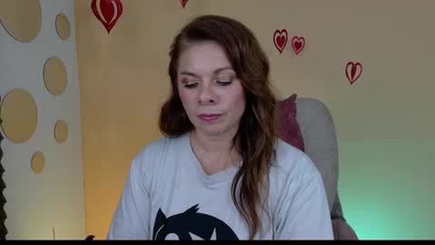 Snapshot of betsy_anub chatting on 10/07/25, 12:52 LINDA online show from 10/07/25, 12:52