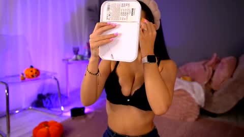 Snapshot of betsygonzale chatting on 10/30/25, 05:09 Betty online show from 10/30/25, 05:09