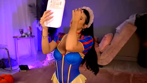 Snapshot of betsygonzale chatting on 10/31/25, 05:08 Betty online show from 10/31/25, 05:08