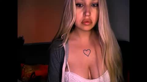 Daniela online show from 09/12/25, 01:11