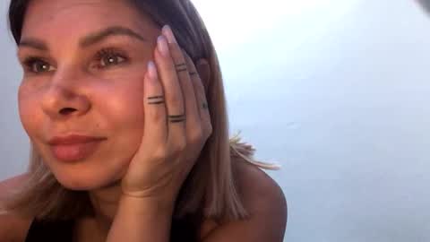 betty199175798 online show from 10/16/25, 10:33