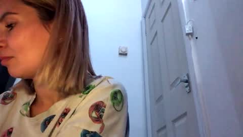 betty199175798 online show from 10/18/25, 10:10